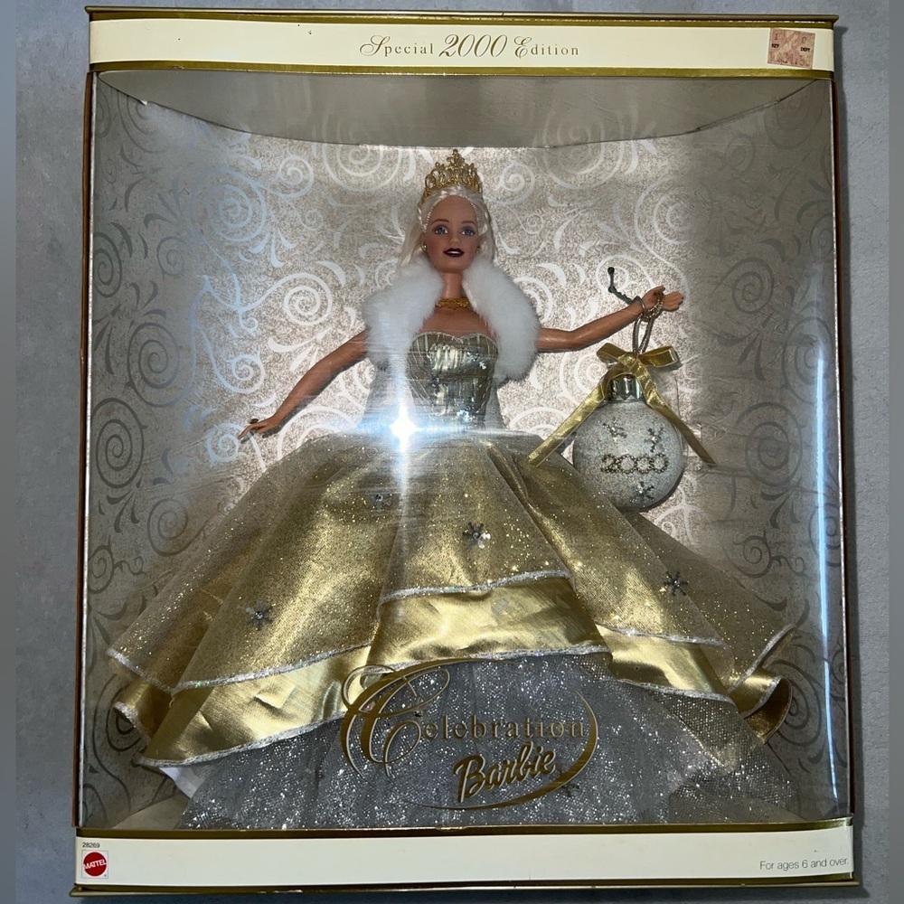 Mattel Vintage Barbie Celebration Special Edition 2000 Holiday Doll - Picture 8 of 13